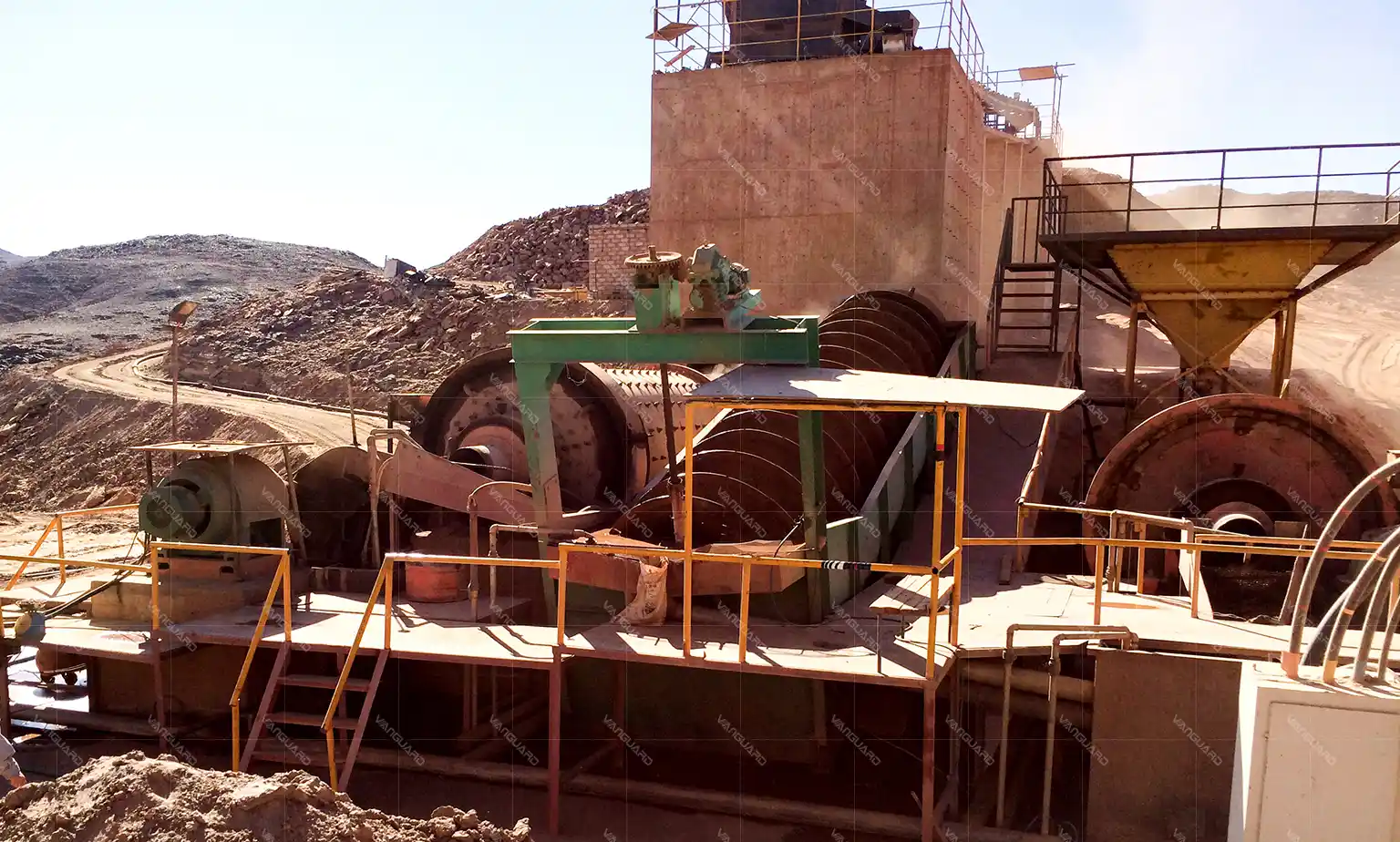 60 T/H gold ore crushing line in Zimbabwe with jaw and cone crushers