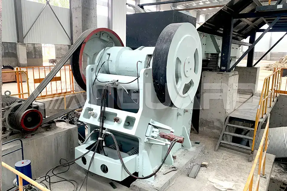 iron, ore, crushing