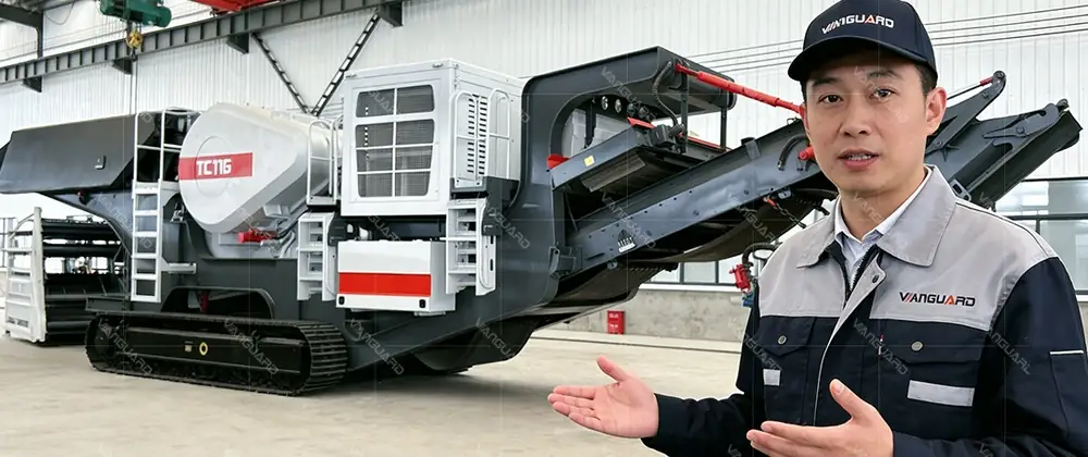 Crawler mobile crusher maintenance on site