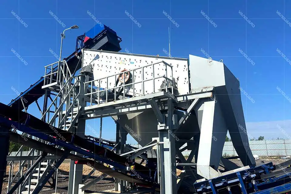 How to Choose the Right Size Vibrating Screen for Your Crushing Production Line?