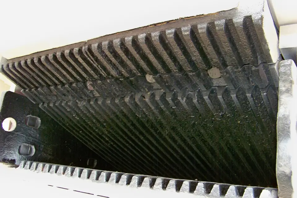 How Do I Select the Correct Jaw Crusher Feed Opening for My Maximum Rock Size?